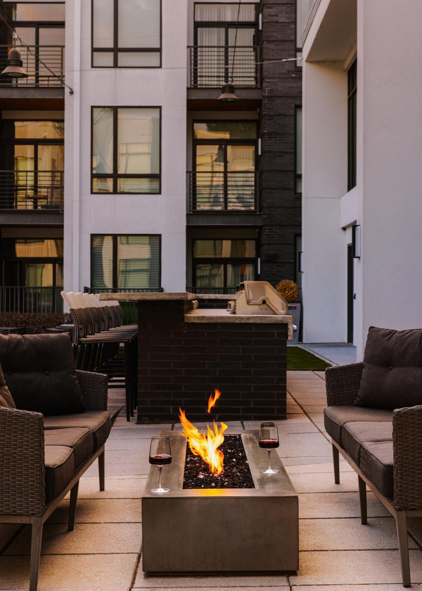 Sonder By Marriott Bonvoy Village 21 Apartments Hillsboro Village Нэшвилл Экстерьер фото